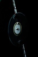 http://www.aufmerksamsitzen.de/files/gimgs/th-68_3R-weiß-detail-50mmScheibe.jpg